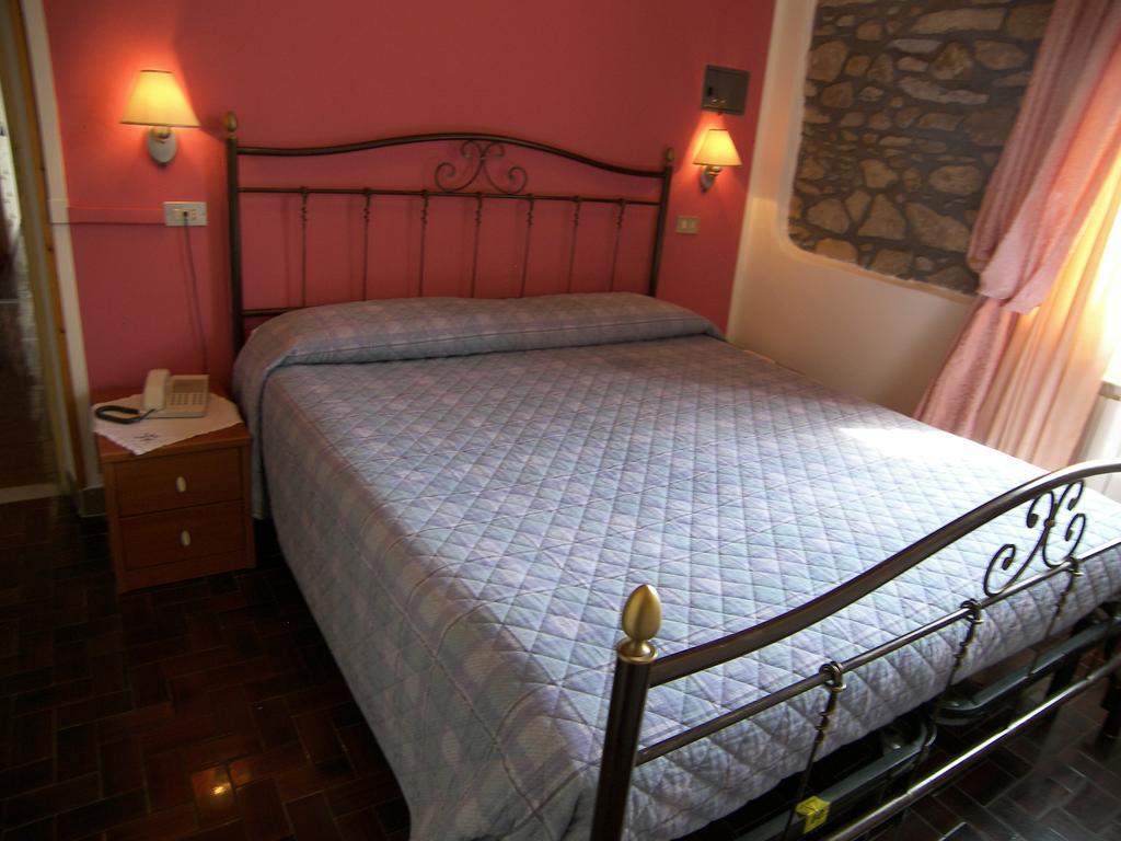Albergo Elisa Comano  الغرفة الصورة